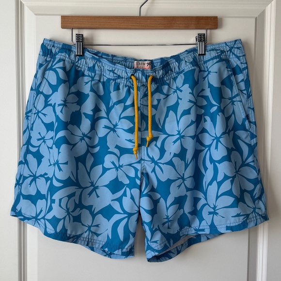 J. Crew Men's Printed Swim Trunk - Size XL - Picture 1 of 4